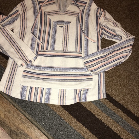 Wallflower Top pullover with Hoodie - Picture 3 of 3